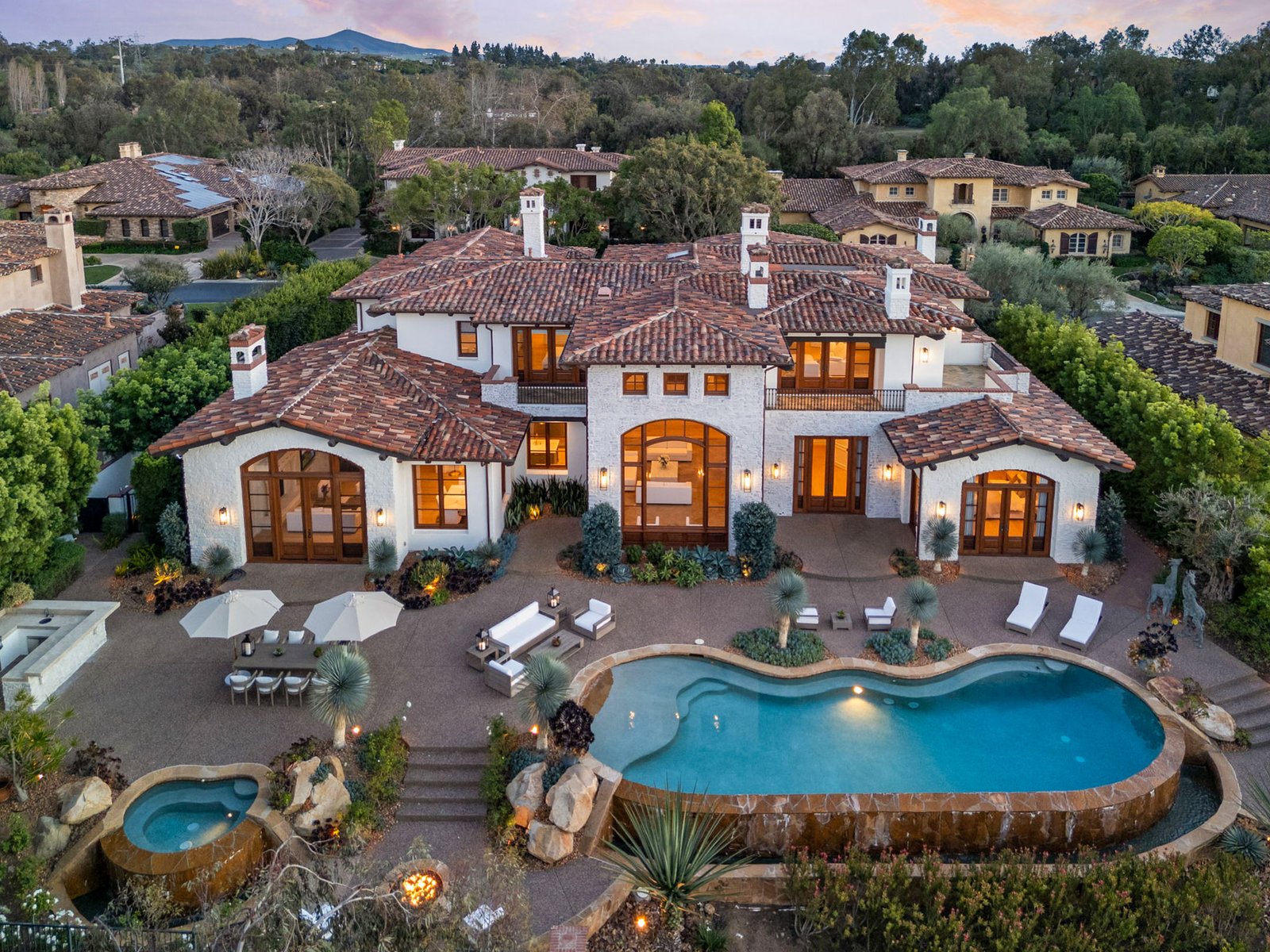 Luxury listing photography, resort-style backyard and pool, Southern California