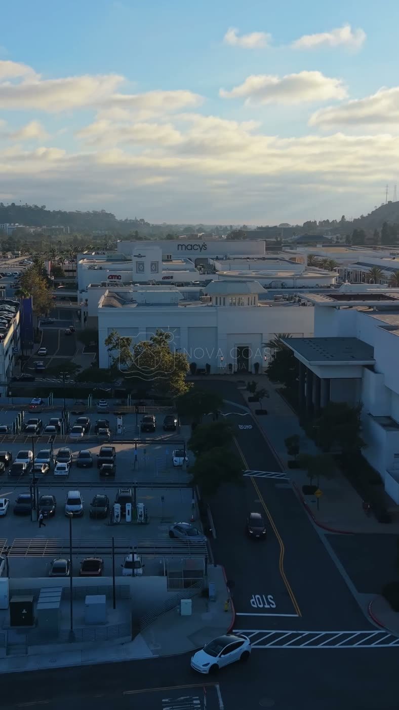 Aerial Approach to Bloomingdale’s at Fashion Valley Mall – Cinematic Drone Angle (Vertical)