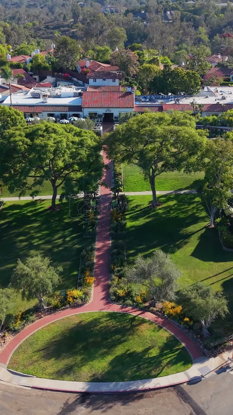 Rancho Santa Fe Aerial Drone Photo 25-1 (Vertical)