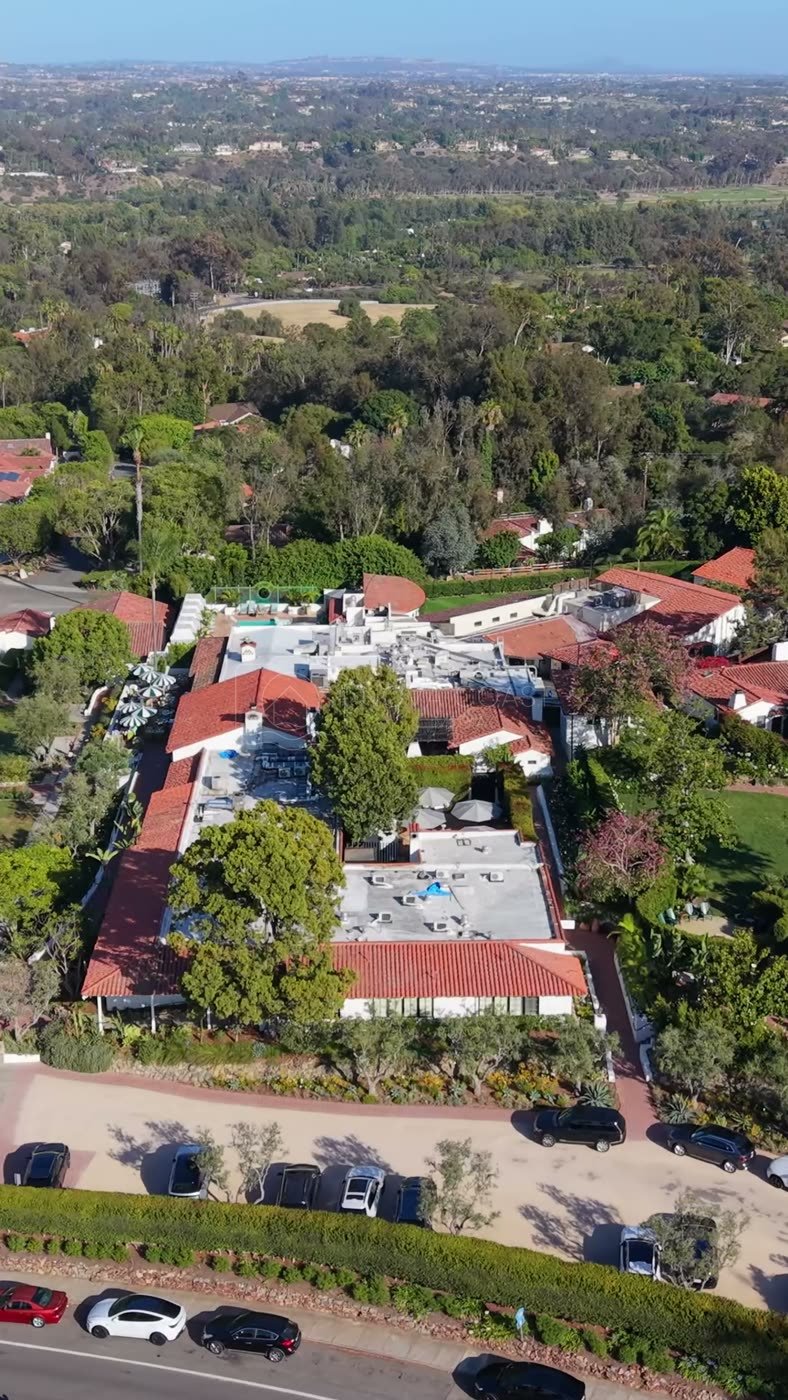 Rancho Santa Fe Aerial Drone Photo 26-6 (Vertical)