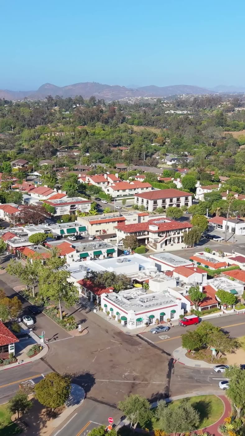 Rancho Santa Fe Aerial Drone Photo 27-3 (Vertical)