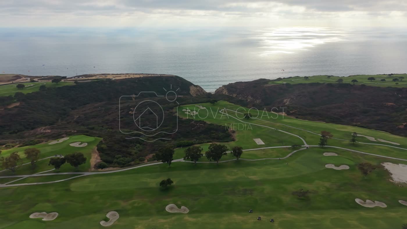Clifftop Fairways of Torrey Pines Overlooking the Sunlit Pacific – High-Angle Panorama