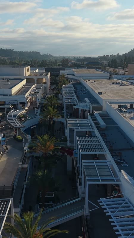 Open-Air Promenade Between Macy’s and Neiman Marcus at Fashion Valley – Wide Establishing Frame (Vertical)