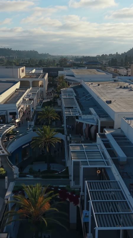Open-Air Promenade Between Macy’s and Neiman Marcus at Fashion Valley – Overhead Detail (Vertical)