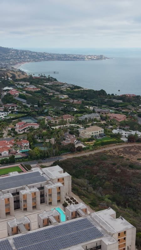 Salk Institute and La Jolla Farms Estates Along the Pacific Bluffs – Elevated Perspective (Vertical)