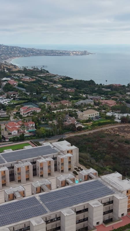 Salk Institute and La Jolla Farms Estates Along the Pacific Bluffs – Wide Establishing Frame (Vertical)