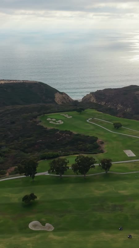Clifftop Fairways of Torrey Pines Overlooking the Sunlit Pacific – High-Angle Panorama (Vertical)